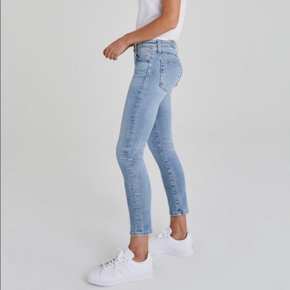 AG 24 cropped jean